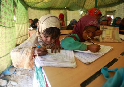توقف رواتب المدرسين يدفع منظومة التعليم في اليمن إلى شلل تام