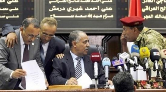 برلماني حوثي يقول إن جماعته تعمل على إقرار تشريع لفرض زكاة "الخُمُس" على المواطنين