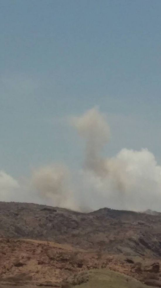 عاجل: طيران التحالف العربي يغير على مواقع للمليشيات  في جبل الحمام 