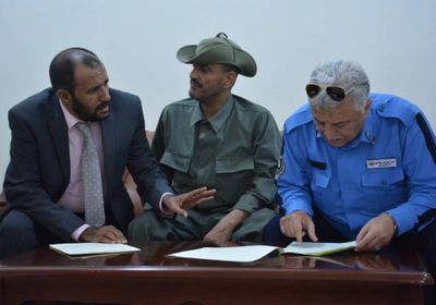 توقيع اتفاقية إصدار لوحات معدنية للمركبات بمحافظة عدن.