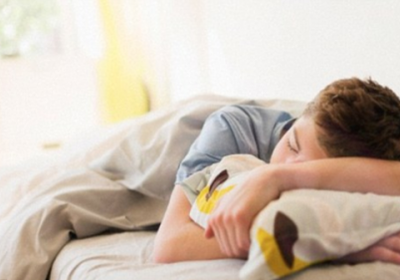 هذه فوائد النوم الزائد للمراهقين