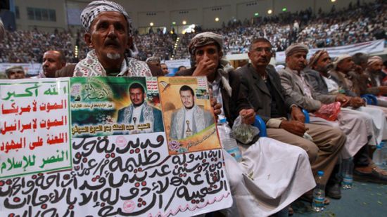 الحكومة اليمنية تتوعد شخصيات سياسية وعسكرية ساندت انتهاك الحوثي بالجنائية الدولية