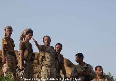 الجيش الوطني يقتحم مركز مديرية كتاف معقل الحوثيين