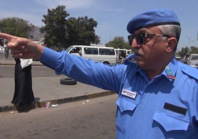 مدير شرطة مرور عدن يشارك فعاليات أسبوع المرور العربي بنزول ميداني الى مديريتي خور مكسر والمنصورة .
