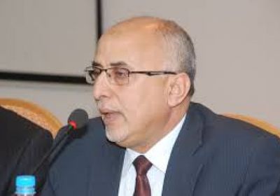 وزير في الشرعية يدعو إلى تنظيم العمل الاغاثي باليمن ويحذر من كارثة
