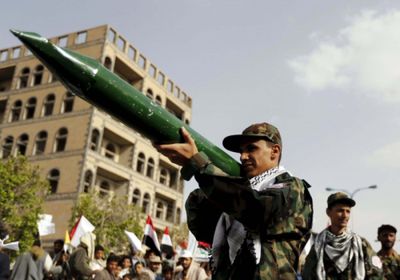 صحيفة دولية : الحوثيون يترجمون تشنج طهران قصفا صاروخيا للرياض