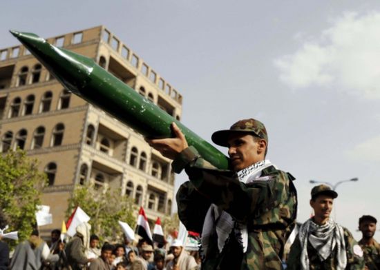 صحيفة دولية : الحوثيون يترجمون تشنج طهران قصفا صاروخيا للرياض