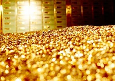 الذهب يرتفع مع تراجع الدولار واحتدام التوترات بين أمريكا وإيران