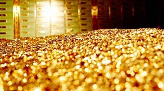 الذهب يرتفع مع تراجع الدولار واحتدام التوترات بين أمريكا وإيران
