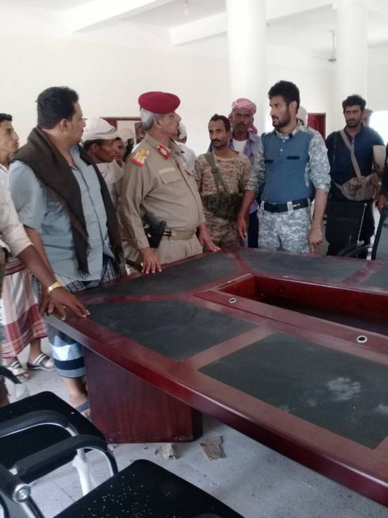 محافظ لحج  يشيد بجهود قوات الحزام الأمني  ويطّلع على اعمال تجهيز مقرّه الجديد