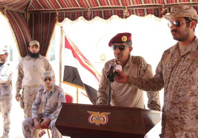 قائد قوات التحالف العربي بالمهرة يزفّ بشرى بتخصيص مبلغ مليارين و(231) مليون ريال سعودي لتنمية المحافظة 