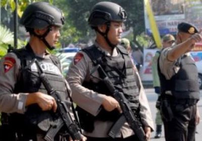 مقتل شرطي وأربعة مسلحين في هجوم على مركز للشرطة في إندونيسيا