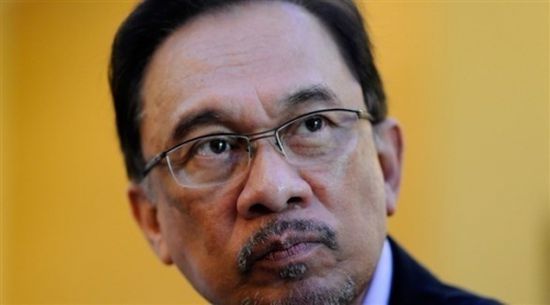 ملك ماليزيا يصدر عفواً شاملاً عن الزعيم السياسي المعارض أنور إبراهيم