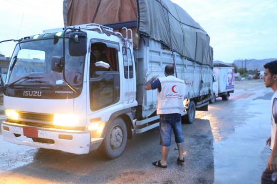 صور " الهلال الأحمر الإماراتي " يدشن مشروع  إفطار االصائم بمدن حضرموت للعام الثالث على التوالي. 