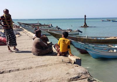 إعصار ”ساجار” يتسبب في ضياع 20 قارب صيد في أبين والصيادون يستغيثون لمساعدتهم