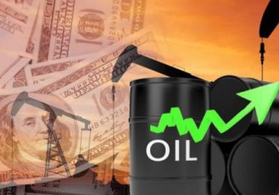 النفط يصعد لأعلى مستوياته في أعوام