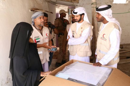 تغطية مصورة.. هيئة الهلال الأحمر الإماراتي تتبنّى مشروعا جديدا لإعادة بناء وترميم منازل في حضرموت