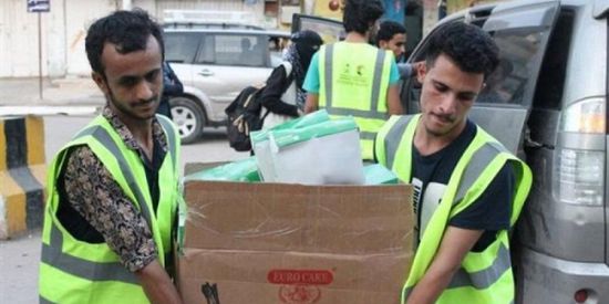 مركز الملك سلمان يواصل توزيع وجبات إفطار الصائم في المحافظات اليمنية
