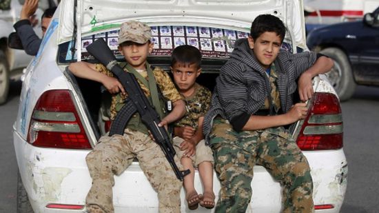 «جميلة» تفضح استمرار الحوثيين في تجنيد الأطفال