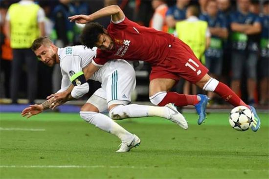 مغردون عرب يفتحون النار على سيرجيو راموس