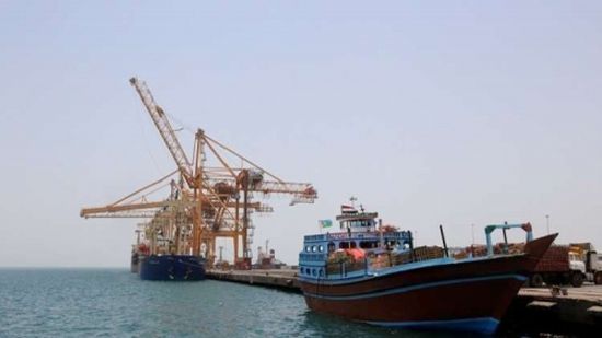وصول أكبر شحنة مساعدات غذائية إلى ميناء الحديدة في اليمن 