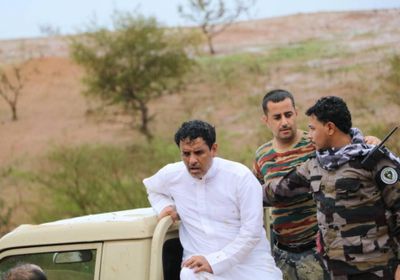  محافظة المهرة يؤكد عدم وجود ضحايا جراء إعصار «مكونو» والبدء ‏بإعادة تشغيل الإتصالات والكهرباء في حوف