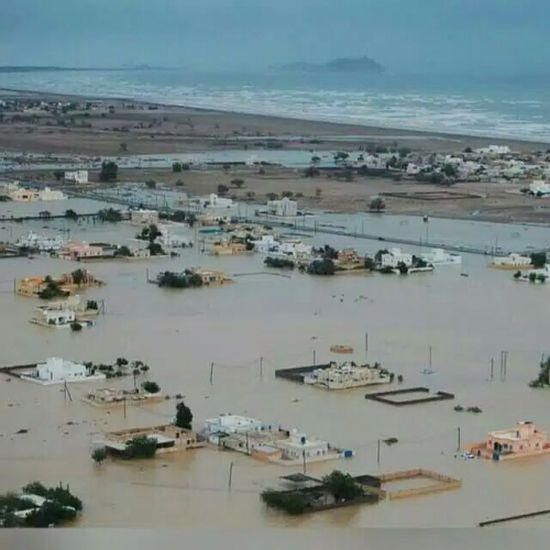 الأمم المتحدة: نزوح أكثر من 500 أسرة يمنية من عدة مناطق بسقطري جراء الإعصار مكونو