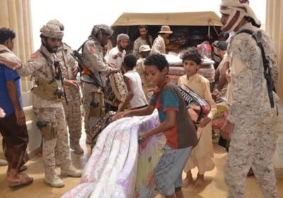 صور.. جنود سعوديون يرسمون البسمة على وجوه أطفال اليمن