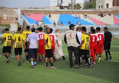 تدشين بطولة كروية رمضانية في تعز برعاية إماراتية