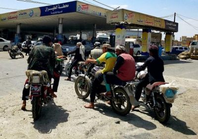 "الحوثي" يفتعل أزمة وقود في صنعاء للهروب من هزائم الحديدة