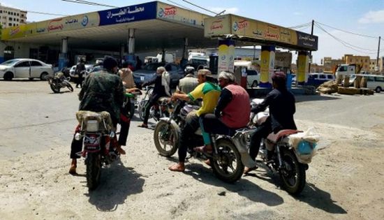 "الحوثي" يفتعل أزمة وقود في صنعاء للهروب من هزائم الحديدة