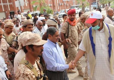 البحسني يدشن الحملة الشاملة لتنظيف مدينة المكلا بمشاركة الوحدات العسكرية والأمنية وعمال النظافة والمواطنين