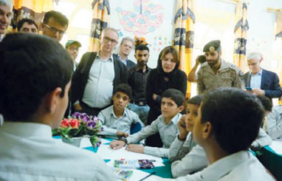 وفد فرنسي يزور مركز تأهيل الأطفال المجندين من قبل الحوثيين في مأرب