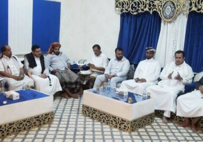 وكيل اول محافظة المهرة يتراس اجتماعاً لمناقشة وضع الخطط والدراسات للمشاريع الخدمية والتنموية