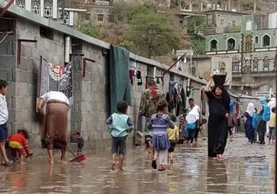 السيول تجرف أجزاء واسعة من مخيمات النازحين في محافظة الجوف