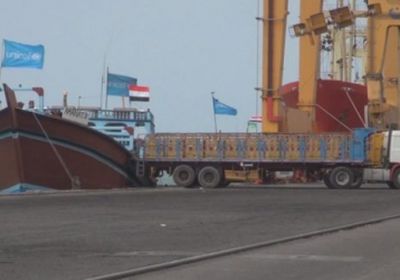 اكثر من 200 من الأجانب يغادرون مدينة الحديدة خوفا من استخدام الحوثيين لهم كدروع بشرية