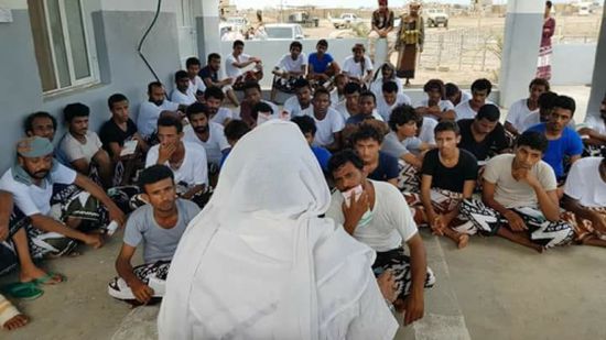 «ألوية العمالقة» تنفذ محاضرات تأهيلية لأسرى الحوثيين
