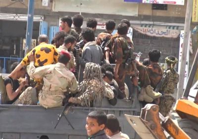 الحوثيون يبتزون شيوخ حاشد: الغذاء مقابل القتال 