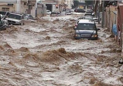 محافظ حضرموت يوجه الجهات ذات العلاقة وفرق الانقاذ بالاستنفار لمساعدة المواطنين ومعالجة أضرار الأمطار والسيول