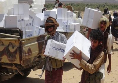 هكذا يستولي الحوثيون على المساعدات الغذائية الأممية ويبيعونها للتجار