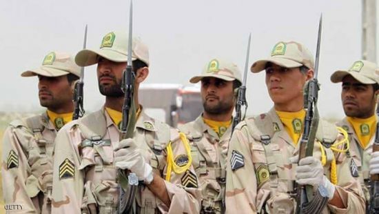 الحرس الثوري يقتل تسعة أشخاص عبروا الحدود العراقية