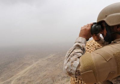 قصف صاروخي ومدفعي سعودي على مواقع الميليشيا الحوثية برازح الحدودية