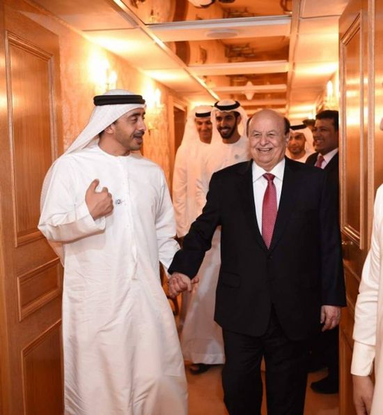 الرئيس هادي يلتقي وزير الخارجية الإماراتي في مكة المكرمة  