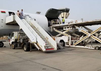 وصول الدفعة الأخيرة من معدات كهرباء" الحسوة" إلى مطار عدن