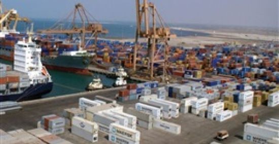 الحكومة الشرعية: تحرير ميناء الحديدة سيقطع أيادي إيران التي طالما أغرقت اليمن بالأسلحة