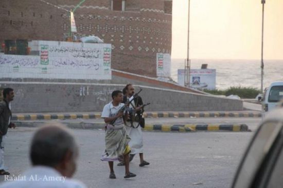 مليشيا الحوثي تتحصن بالمدنيين في الحديدة
