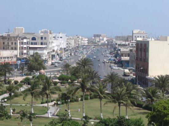 قيادات ومشرفو الحوثي يسارعون إلى بيع عقارات في مدينة الحديدة يدعون امتلاكها