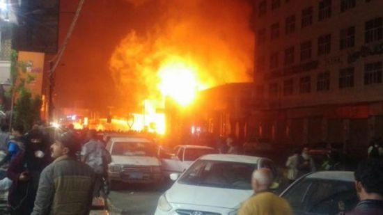 نشوب حريق هائل في محطة وقود بصنعاء