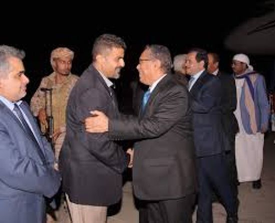 بن دغر يعود الى عدن قبل ساعات من عودة الرئيس هادي 