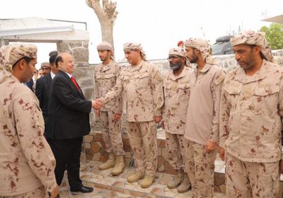 الرئيس هادي يزور الوحدات الرمزية من القوات السعودية والإماراتية بقصر المعاشيق 